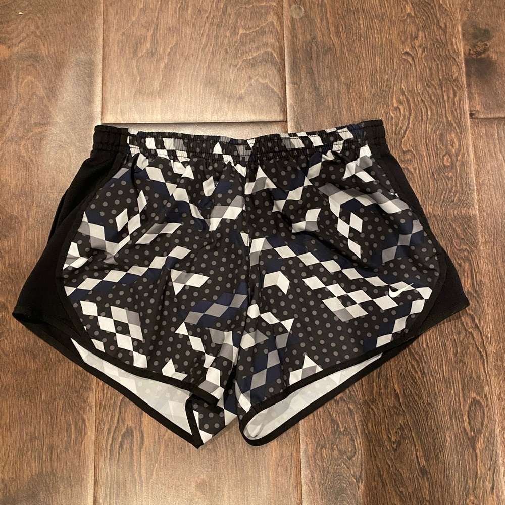 Nike shorts youth medium